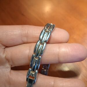 Chunky heavy metal bracelent